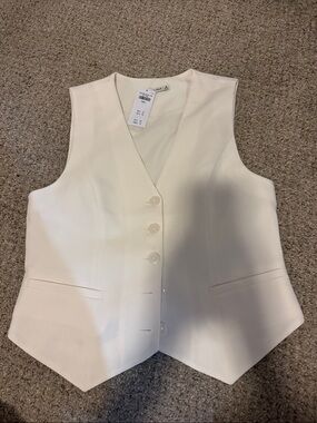 Abercrombie & Fitch Ivory Sleeveless V-Neck Top